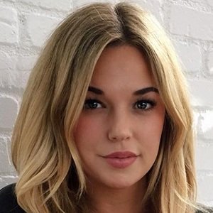 Alexa Dowd image 3