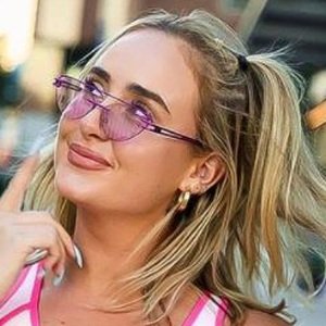Alexa Luria image 7