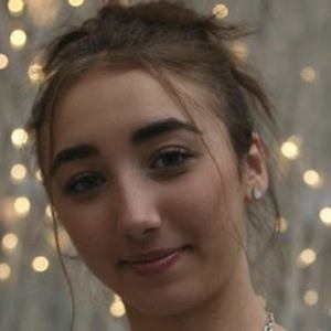 Alexa Skoros image 3