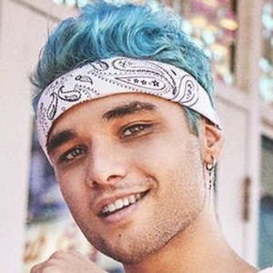 Alexander White image 7