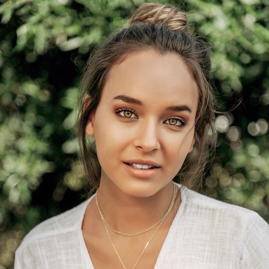 Alexandra Balarezo, 29 (Modella)