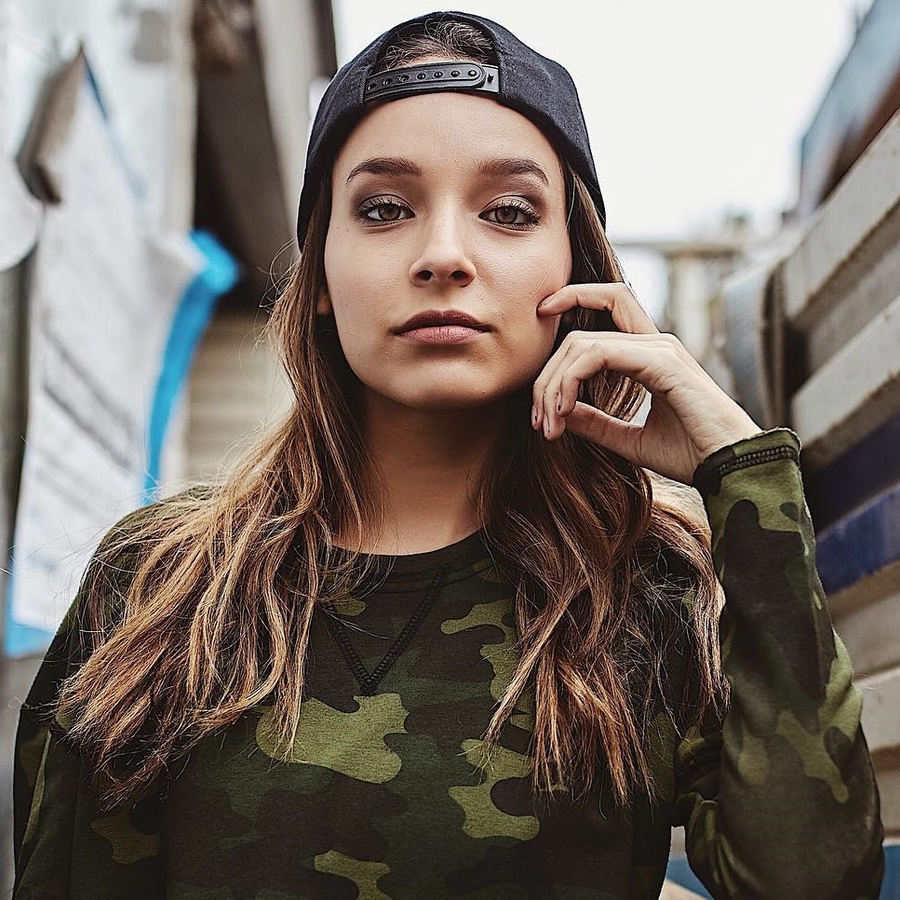 Alexandra Balarezo, 29 (模特)