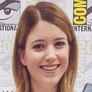 Alexandra Bracken, 38 (Romanziere)