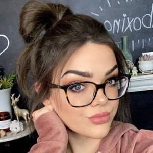 Alexandria Ryan, 33 (YouTube明星)