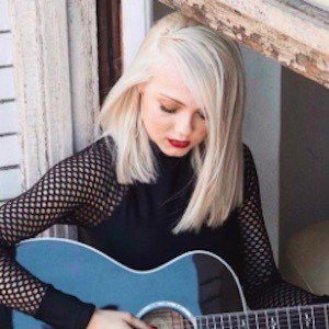 Alexi Blue, 27 (流行歌手)