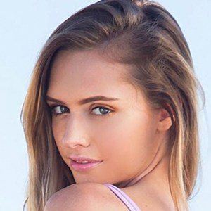 Alexis Bumgarner, 30 (模特)