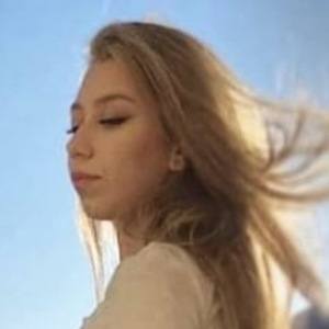 Alexis Feather image 6