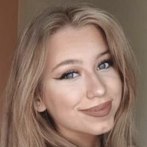 Alexis Feather image 7