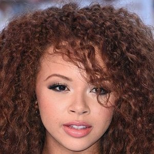 Alexis Jordan, 33 (流行歌手)