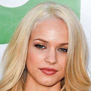 Alexis Knapp image 3