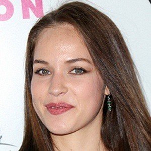 Alexis Knapp image 6