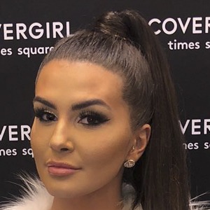 Alice Varga, 29 (Instagram Star)