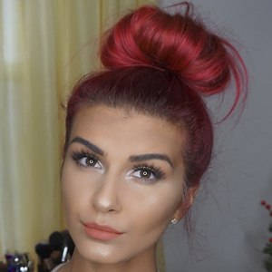 Alice Varga, 29 (Instagram Star)