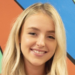 Alicia Moffet, 25 (Popsänger)