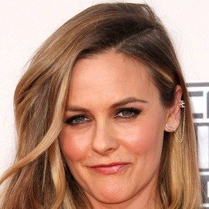Alicia Silverstone, 49 (电影女演员)