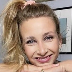 Alina Bock image 4