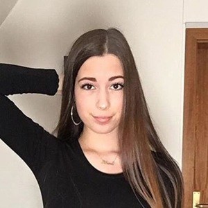 Alina Bolg, 27 (TikTok Star)