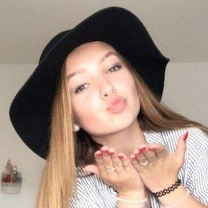 Alina Mour image 5
