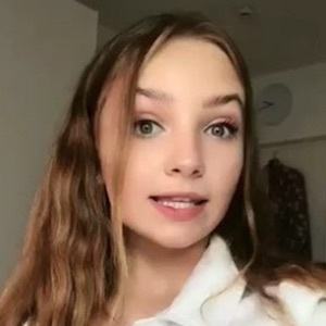 Alina Mour image 7