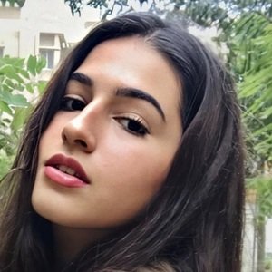 Alina Namazi image 6