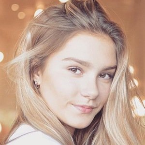 Alisa Kuzennaya, 25 (Instagram明星)