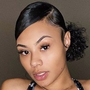 Alisah Chanel, 28 (Instagram明星)