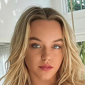 Alisha Isaacs, 22 (Instagram Star)