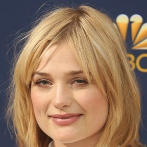 Alison Sudol image 4
