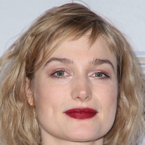 Alison Sudol image 5