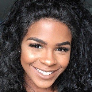 Aliyah Maria Bee, 29 (Star di YouTube)