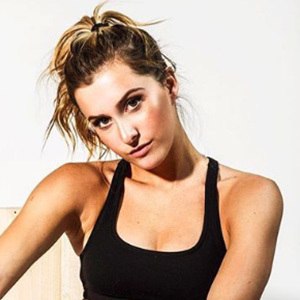 Allegra Paris, 30 (Instagram Star)