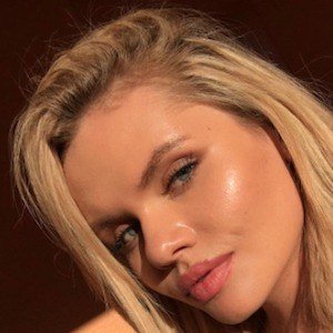 Alli Simpson image 4