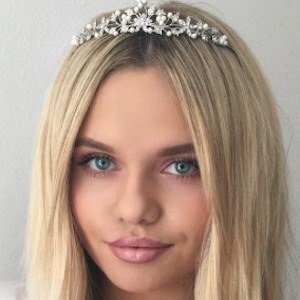 Alli Simpson image 8