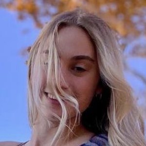 Alli Ulasewich, 28 (TikTok Star)