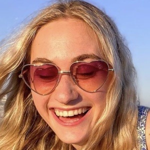 Alli Ulasewich, 28 (Звезда Тиктока)