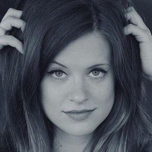 Allie Goertz image 4