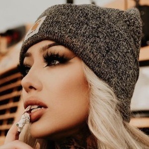 Allie Harding, 25 (TikTok明星)