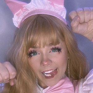 Allie In The Vallie image 3