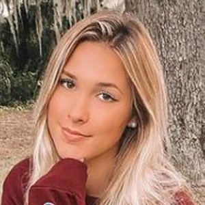 Allie Schnacky, 24 (TikTok明星)