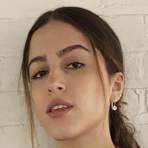 Ally Salort image 2