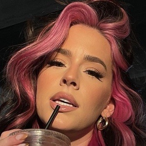 Ally Yost, 30 (TikTok明星)