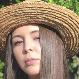 Almendra Novoa Hanssen, 34 (Estrella de Instagram)