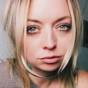 Alona Forsythe, 39 (藤星)