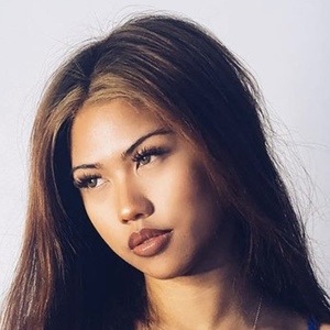 Alyanna, 21 (Estrella de TikTok)