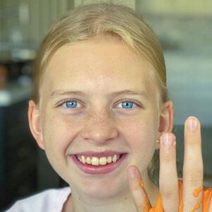 Alyssa FamilyFunPack, 19 (YouTube Star)