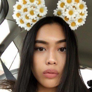 Alyssa May, 30 (Blogger)