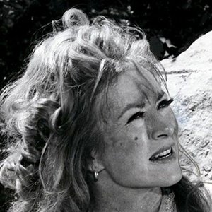 Amanda Blake image 6