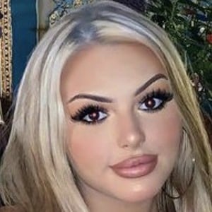 Amanda Cardinal, 25 (TikTok Star)