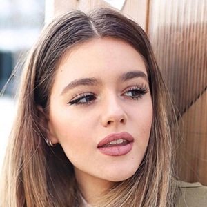 Ambar Garces, 28 (Instagram明星)