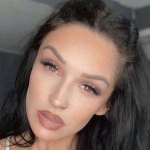Amber Eileen, 36 (TikTok Star)